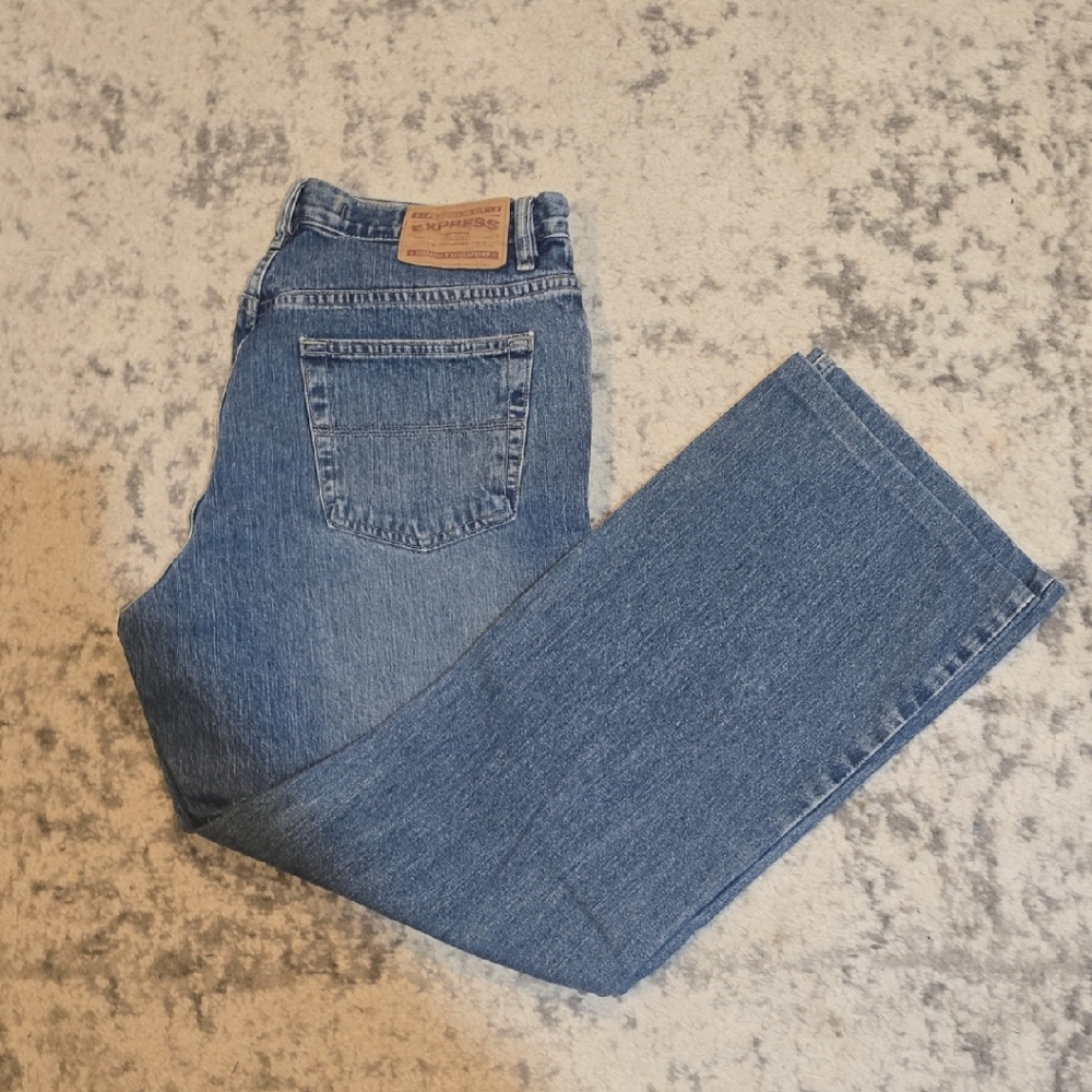 Express Men’s Loose Boot Jeans – Light Wash – 33x34 – Style 1915